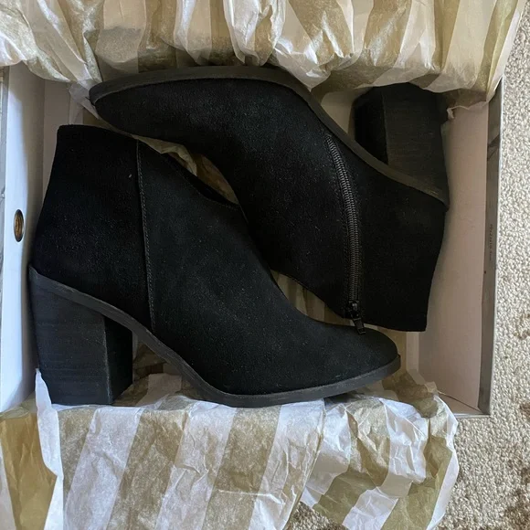 Jeffrey Campbell KAMET-2 Black Oiled Suede Ankle Bootie - Block Heel - Picture 11 of 12